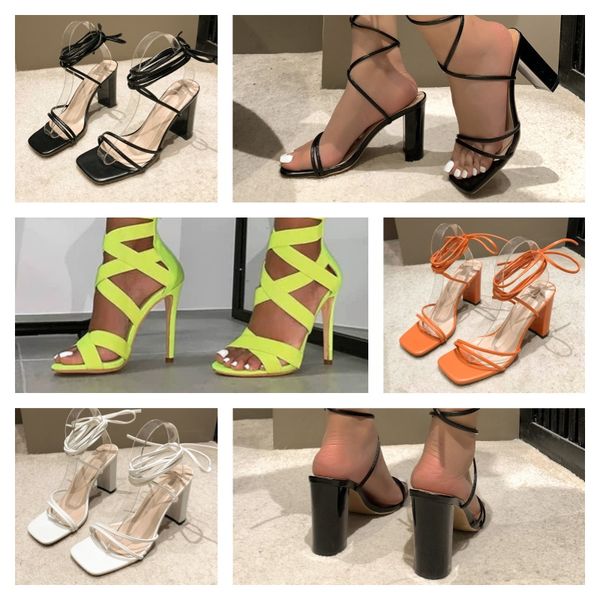 Designer de moda feminina vestido sapatos de couro triângulo logotipo verão apontou salto fino após a cabeça vazia antiderrapante sapatos de salto alto