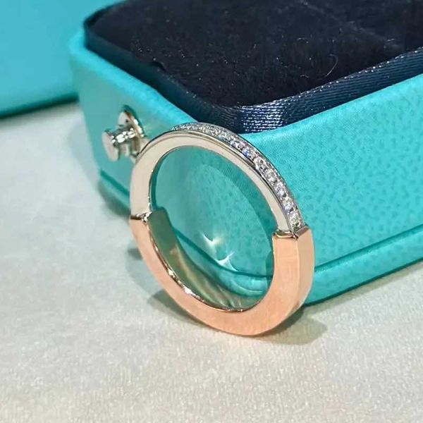 Anello di gioielli di lusso da donna di marca di moda popolare di tendenza 2024 Anello di zircone geometrico classico con chiusura in oro rosa regalo di anniversario