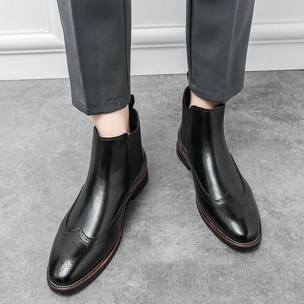 Hoch geschnittene, spitze Herren-Chelsea-Stiefel mit losen Füßen, einfarbig, flacher Boden, quadratischer Absatz, rutschfeste britische Retro-Mode-Blockstiefel