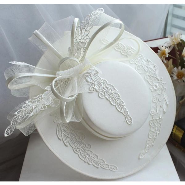 Berretti in raso di pizzo bianco abito da sposa cappello francese retrò britannico da donna banchetto elegante papillon copricapo accessorio da sposa