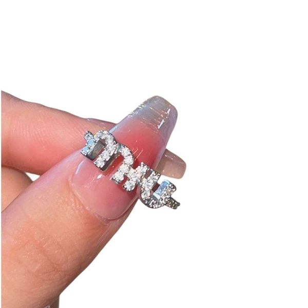 Ring Miumu Designer-Damen-Top-Qualität mit Box-Ringen, neuer M-Buchstabe, Diamant-Set, super funkelnder Ring mit Feen-Charme, exquisiter, vielseitiger, modischer offener Ring