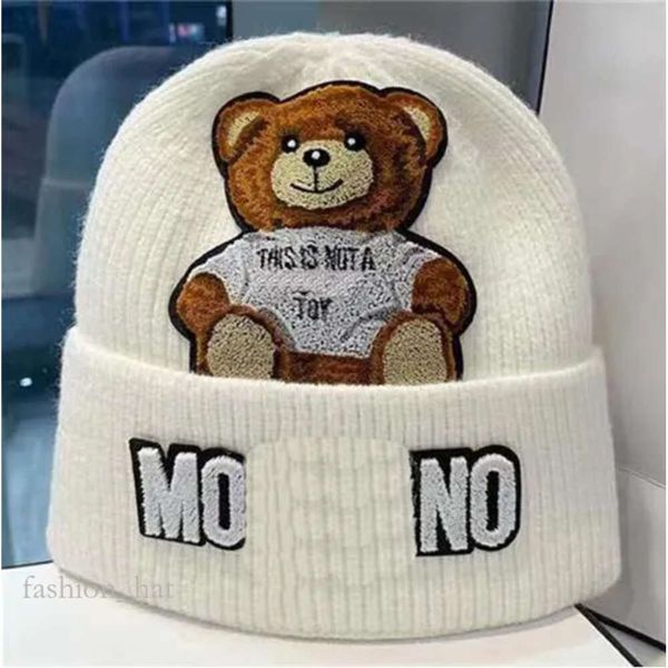 Moschino Beanie Moda Trend Markası Moschion Bezi Yapışan Küçük Ayı Yün Şapka Kız Sevimli Öğrenci Örme Mochino Hat 704