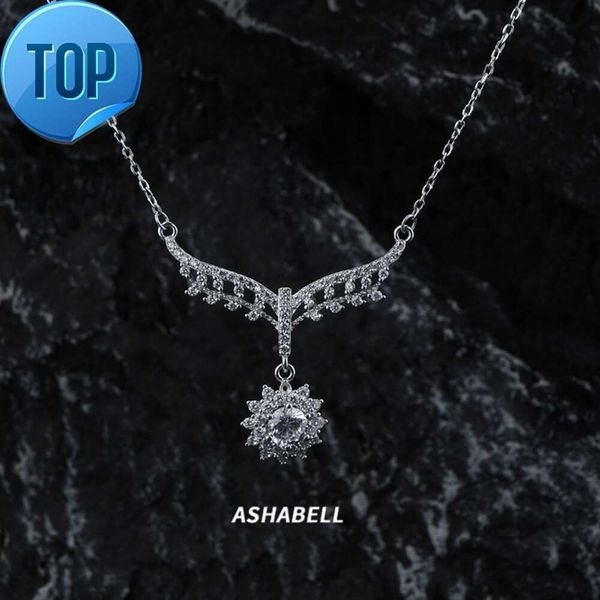 Collana con diamanti solitari Gioielli con taglio smeraldo Pendenti e catena in moissanite Argento sterling S925 Scintillante ala d'angelo Farfalla