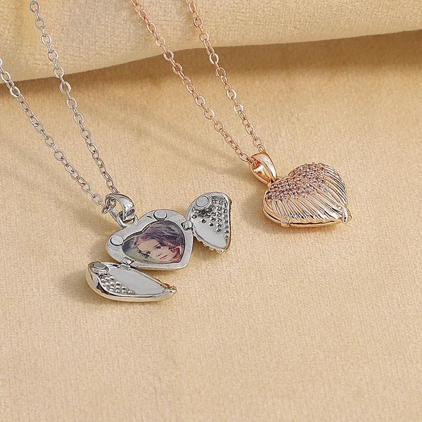 Halsketten, personalisiert mit Ihren Fotos, Herz-Medaillon-Halskette für Damen, Roségold/Goldton, gravierte Nachricht, individueller Flügel, Memory-Strass