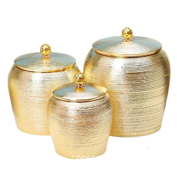 Barattolo di stoccaggio in ceramica dorata di lusso Scatola sigillata in porcellana Contenitore per alimenti di grande capacità Contenitore per caffè in grani Tè Ornamenti artigianali Regalo 240119