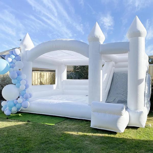 4,5 x 4,5 m (15 x 15 pés) Com ventilador atacado Castelo inflável branco inflável com escorregador Combinação de casa de salto de casamento comercial para crianças Quintal Jogo ao ar livre de luxo