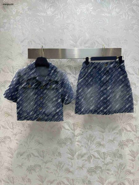 Set di gonne di abbigliamento firmate da donna 23ss Giacca a maniche corte in denim jacquard con logo lettera Una gonna corta di parole Abbigliamento da donna di alta qualità