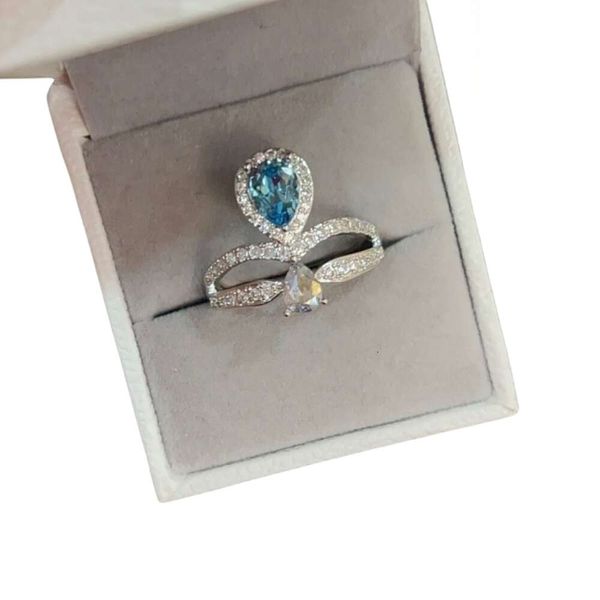 Anello Swarovski da donna di design di alta qualità con anelli a scatola Squisito anello con temperamento a goccia d'acqua super deluxe a doppio strato