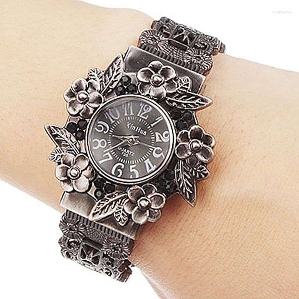 Relógios de pulso vintage xinhua aço inoxidável quartzo para mulheres moda pulseira relógios 3d flor pulseira relógio senhoras presente