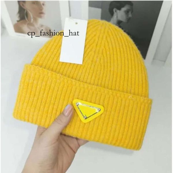 Chapéu de luxo gorros designer inverno feijão homens e mulheres moda marca malha chapéus prasda beanie outono boné de lã carta jacquard unisex quente branco raposa chapéu de alta qualidade 4451