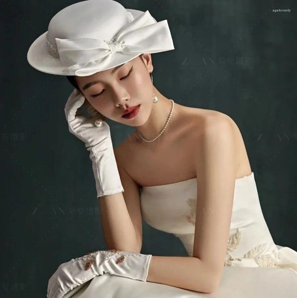 Berets Cetim Pérola Bowknot Nupcial Fascinator Chapéu Retro Elegante Mulheres Senhoras Fancy Party Show Headwear