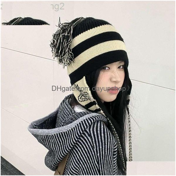 Designer Viviene Westwoods Cap Viviennewestwood Zhenyi Cartoon West Empress Dowager Cappello Nappa femminile Mostra viso Protezione per le orecchie piccola Dhsnr