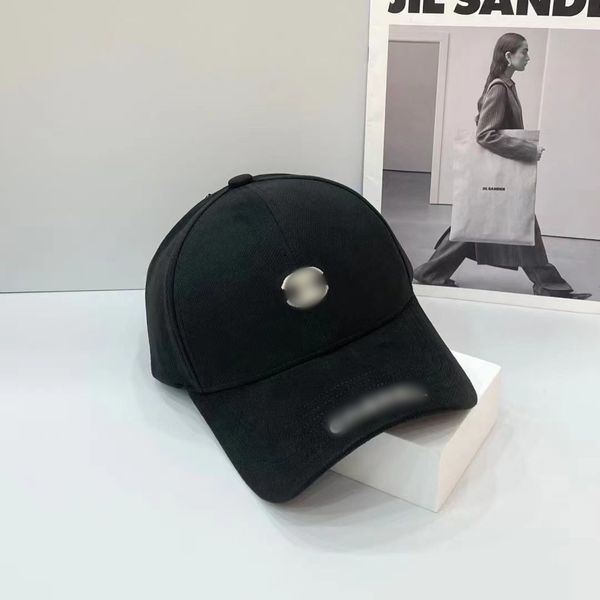 Berretti con teschio/berretti Designer Channel Berretto da baseball classico Lettera di moda Ricamo Cappello da spiaggia Versatile Uomo e donna Tempo libero Traspirante Trucker