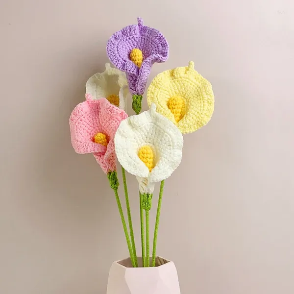Dekorative Blumen 1 Stück fertiger handgestrickter Calla-Lilien-Blumenstrauß aus Wolle gewebte künstliche Blume für Hochzeit Braut Zuhause Tischdekoration