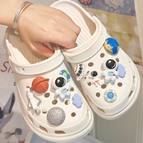 1set astronotlar ayakkabı takıları 6pcs 3d bahçe shoecharms toka dekorasyon tıkanma takıları ayakkabı aksesuarları hediye