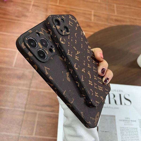 Casos de telefone de couro de designer de luxo para iphone 11-15 Serials Fashion Print Design Bee Classic Back Cover Case Luxury Mobile Phone Capa Protetora