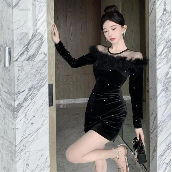 Casual Kleider Vintage Short Mini Schwarz Samt Kleid Frauen 2024 Herbst Langarm Bleistift Sexy Sheer Mesh Hals Feder Pelz Party