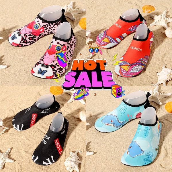 2024 unisex su ayakkabıları Yüzme Dalış Çorapları Yaz Aqua Beach Sandal Düz Ayakkabı Deniz Kılıf Olmayan Spor Sneaker Çorap Terlik Erkek Kadın