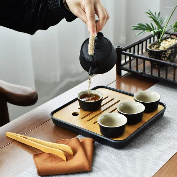 Кружки Цзиндэчжэнь уличный японский стиль черный керамический чайный сервиз дорожный портативный один горшок и четыре чашки церемония китайский фарфор