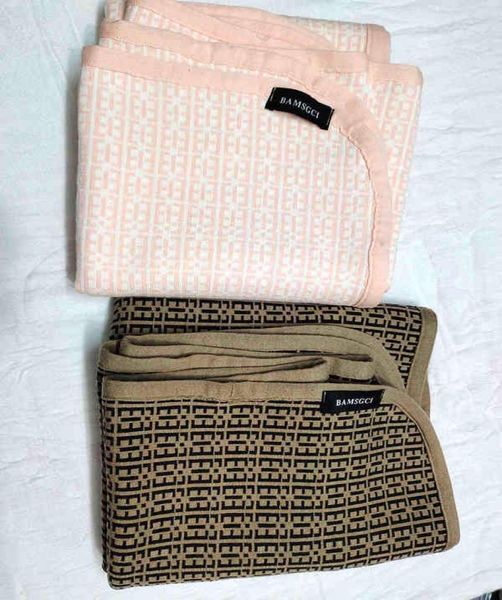 Primavera outono moda marca estilo crianças carta f cobertores de bebê duplo jacquard condicionado malha algodão menino menina cobertor 95cm g25580567