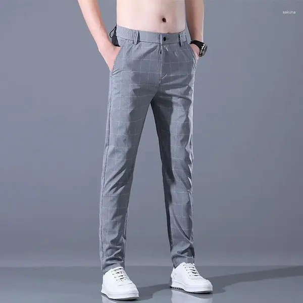 Pantaloni da uomo 2024 Primavera ed Estate Ultra Sottile Allentato Casual Tasca a Vita Alta Stampa a Scacchi Versatile Quick Dry Pantaloni Della Tuta Dritti