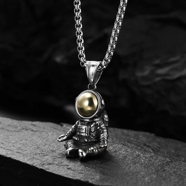 Collana con ciondolo astronauta con personalità punk per uomo donna moda abbigliamento hip hop collane in oro bianco 14 carati regalo di gioielli a catena