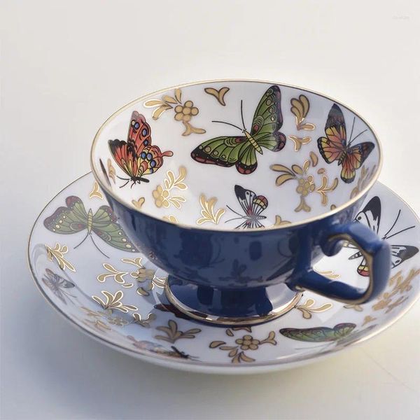 Kupalar Avrupa ışık lüks kahve fincan İngiliz ikindi çayı kemik porselen kelebek boyalı altın set seramik