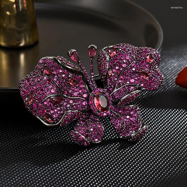 Broches Suyu outono clássico vermelho zircão borboleta luz broche de luxo personalizado casaco designer