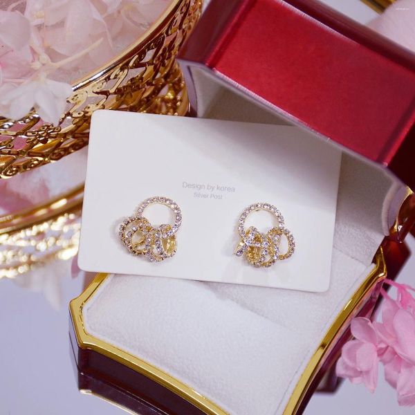 Stud Küpe Tasarımı Moda Kore Mücevherleri Küçük Yuvarlak Kristal Zarif Kadın Tatil Partisi Günlük Zarif Küpe