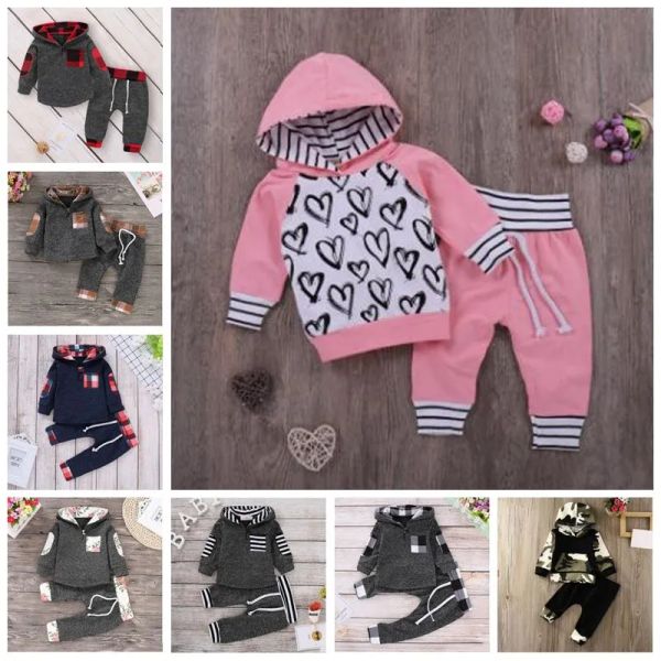 Abiti firmati per bambini Ragazzi Tute scozzesi Camo Felpe con cappuccio a righe Pantaloni Set di abbigliamento Patchwork Cappotto floreale Pantaloni Abiti Autunno Casual BJ