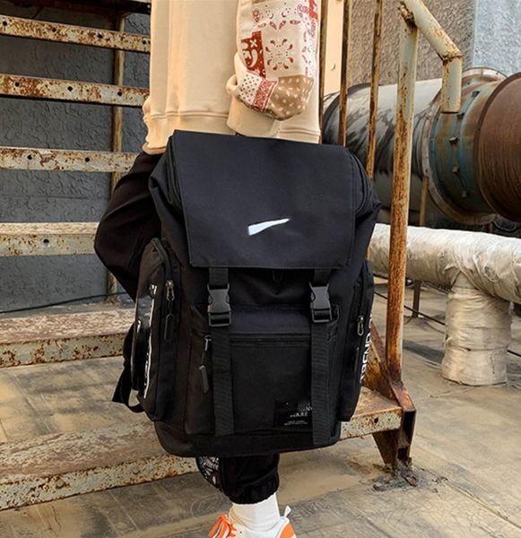 Yeni tasarımcı sırt çantası spor gündelik sırt çantası büyük kapasiteli seyahat çantası bilgisayar çantası moda çantası rahat ayarlanabilir omuz askısı