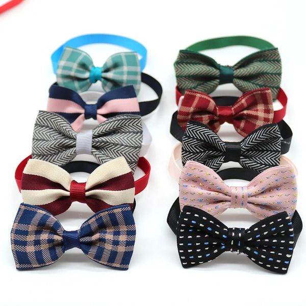 Macchine 50 pezzi Pet Cat Dog Bow Tie Inverno Forniture per animali domestici Accessori per cani Collare a farfalla per cani di piccola taglia Stile scozzese Prodotti per toelettatura per cani di piccola taglia