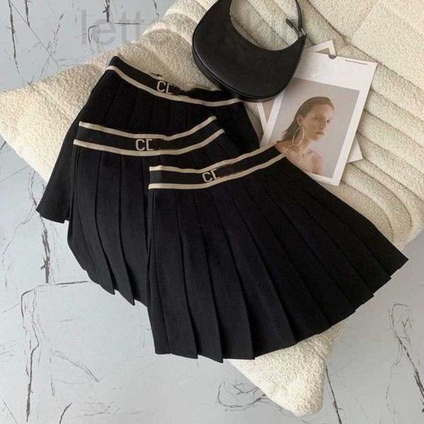 Luxuriöse Designer-Röcke, Sommer-Damenröcke, modischer, mit Buchstaben bestickter grafischer Faltenrock, Gurtband, elastische Taille, kurzer Minirock RM4M