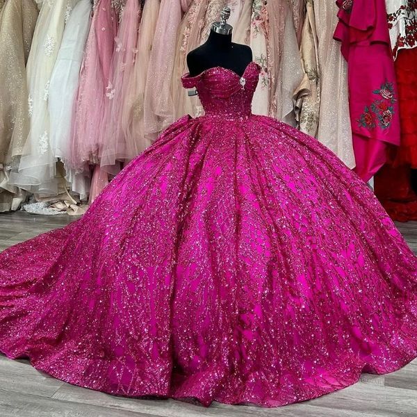 Lindo rosa vermelho vestido de baile quinceanera vestidos lantejoulas fora do ombro frisado cristal vestidos de baile varredura trem tule doce 15