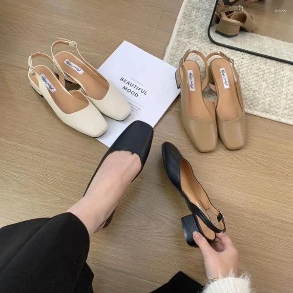 Sandalen Bailamos 2024 Sommer Runde Kappe Mode Niedrige Quadratische Fersen Flache Schuhe Koreanische Farbe Passende Party Damen Chaussur