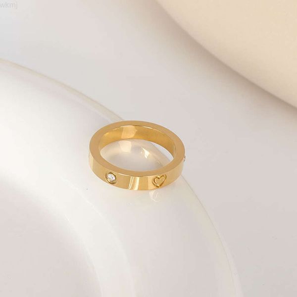 Atacado 18k banhado a ouro zircão incrustado em aço inoxidável clássico à prova d'água anéis de joias de moissanite
