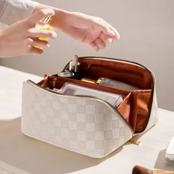 Borsa per cosmetici con cuscino scozzese per donna Borsa per lavaggio portatile impermeabile di grande capacità Borsa da viaggio per trucco 240123