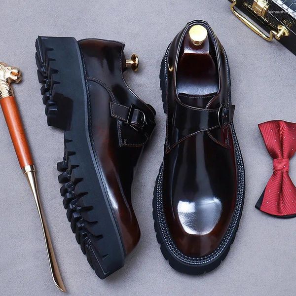 Sapatos de vestido de couro masculino negócios fivelas de couro casual laca estilo britânico ternos de plataforma