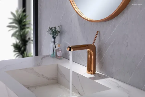 Rubinetti per lavandino del bagno Rubinetto in ottone di buona qualità Miscelatore per lavabo con acqua fredda Design con foro a una maniglia