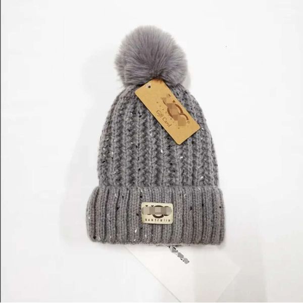 Großhandel Hohe Qualität Winter Caps Hüte Frauen Und Männer Mützen Mit Echten Waschbären Pelz Pompoms Warme Mädchen Kappe Snapback 644