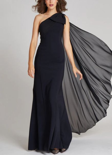 Abito vintage lungo blu navy monospalla per la madre della sposa con fiocco/mantello sirena in chiffon pieghettato lunghezza pavimento abito per la mamma dello sposo abito da madrina per le donne