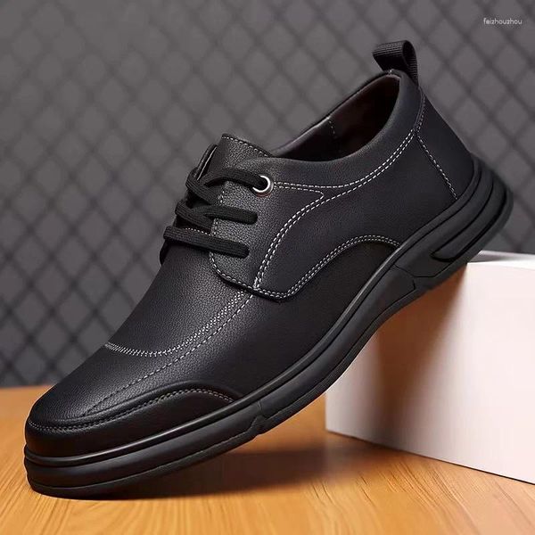 Sapatos de vestido 2024 Negócios Masculinos Casual Couro Tendência Resistente ao Desgaste Superfície Macia Esportes Single Shoe Board