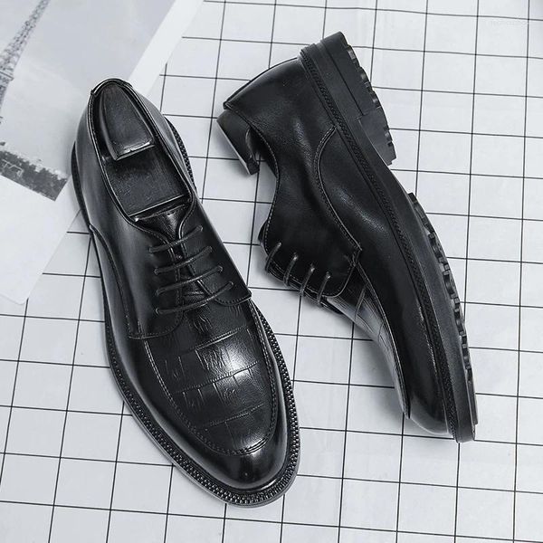 Sapatos de vestido 2024 Condução de couro masculino negócio elegante cavalheiro oxford simples estilo britânico casamento derby sapato