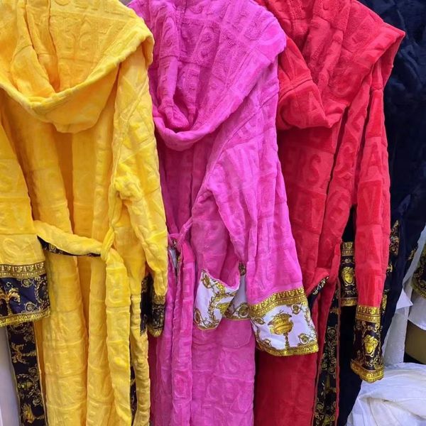 Neue Herren- und Damenstile brachten hochwertige Bademantel-Pyjamas mit Kapuze, Unisex-Baumwollpyjamas für Herren und hochwertige Bademantel-Pyjamas der Marke auf den Markt