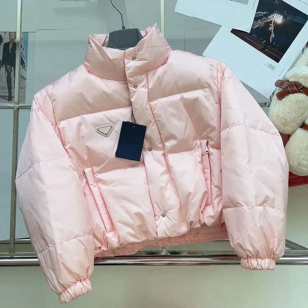 Piumino da donna Parka Cappotto alla moda con classiche giacche con tasche grandi con cappuccio e lettera Cappotto invernale caldo corto in cotone 979