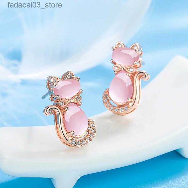 Stud New Cute Pink Crystal Zircon Cat Gold Color Brincos para Mulheres Design Exclusivo 2023 Moda Doce Menina Presente de Aniversário Q240125