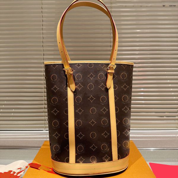 24SS Mulheres Totes Bucket Bags Bolsa Luxurys Designers Shouder Crossbody Messenger Senhoras Bolsa de Viagem para Compras Bolsa Bolsa Laptop Bag 36cm