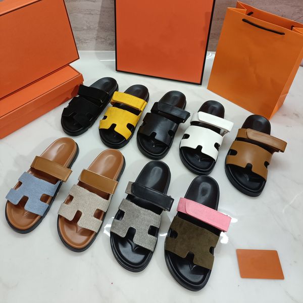 Novas sandálias de designers sênior Sandálias de chinelos de alta qualidade de pele de pele de pele azul fúcsia laranja slides de camurça preta slides de verão beac 6643