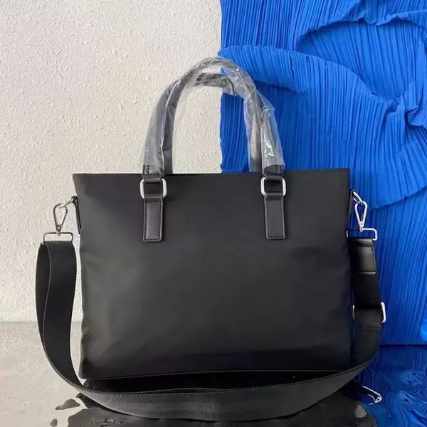 Valigetta a tracolla da uomo in PP Borsa di design in nylon nero Borsa per laptop da lavoro Borse a tracolla con targhette Totes Uomo 039 s Borse per computer da viaggio nere