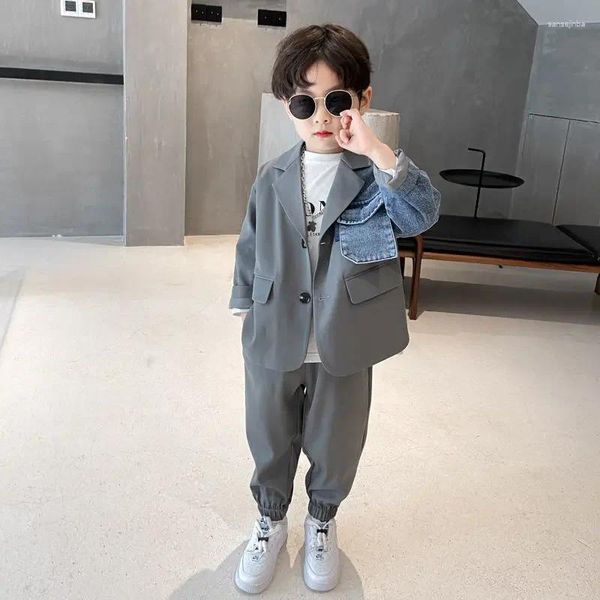 Set di abbigliamento 2024 Moda Ragazzi Primavera Autunno Blazer formale Set Abito casual coreano Fiore Ragazzo Costume da prestazione Cappotto e pantaloni per bambini